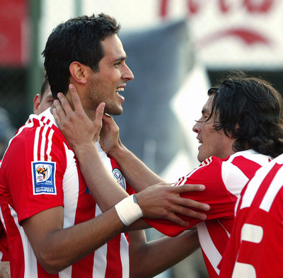 パラグアイ ブラジル下し首位をキープ