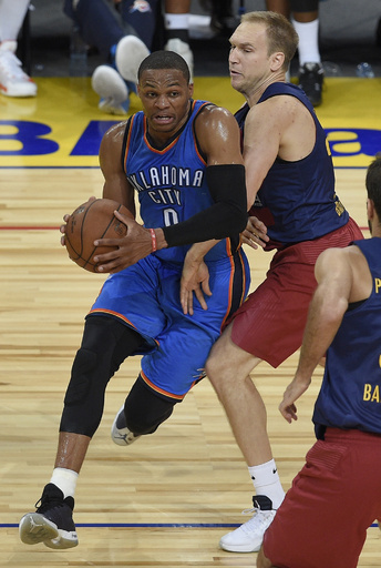 サンダーがネッツに快勝、ウェストブルックが史上2人目の快挙達成