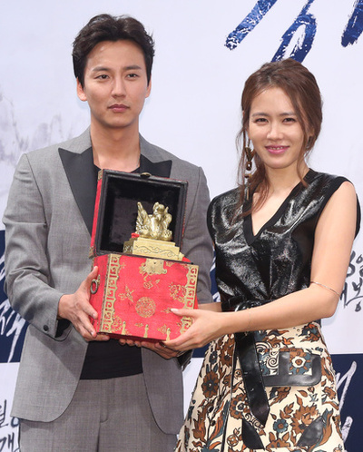 韓国のアクション映画『海賊』、製作報告会開催