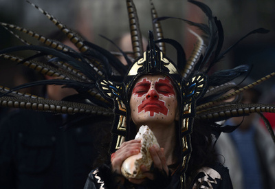 マヤ暦の「新たな時代」祝う人々、マドリード