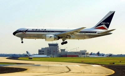 米国内線のトイレで乗客死亡、原因は不明