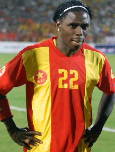 サッカーの試合中に選手が急死、スーダン