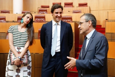 ナポレオン生誕250年、一族の子孫が出生地のコルシカ島を訪問