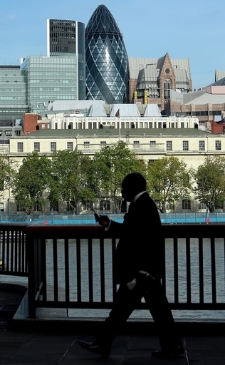 野村証券英国法人を元女性従業員2人が性・人種差別で訴え