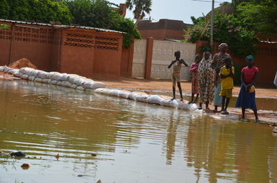 ニジェール洪水被害拡大、死者54人、避難者20万人近くに