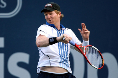 クーリエ氏 エキシビションマッチでエドベリ氏を破る