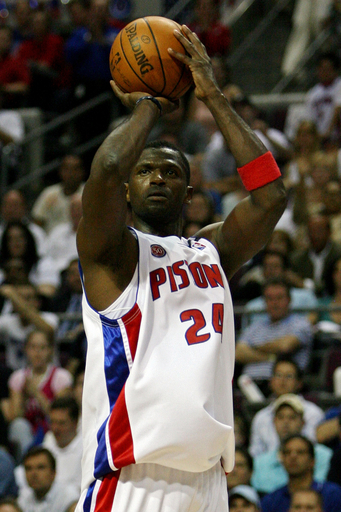 ピストンズ セルティックス下し2勝2敗の五分に