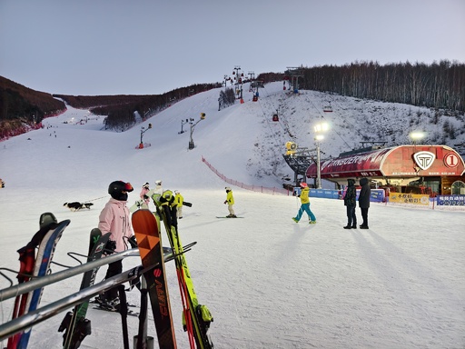 中国の氷雪観光 今季は延べ3.6億人に達する見通し