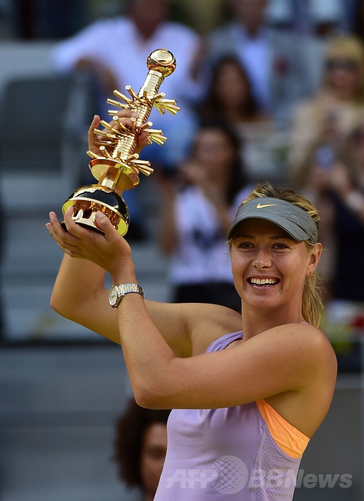 シャラポワがハレプを撃破、2週連続優勝 マドリード・オープン