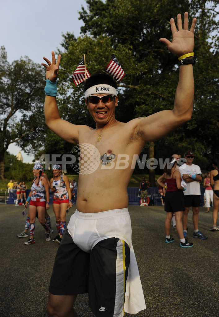 下着姿でダッシュ、NYセントラルパーク
