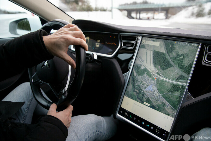 「つながる車」、個人情報だだ漏れの恐れ 調査報告