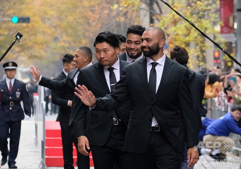 ラグビー日本代表が丸の内でパレード リーチらがファンに感謝 写真15枚 国際ニュース Afpbb News