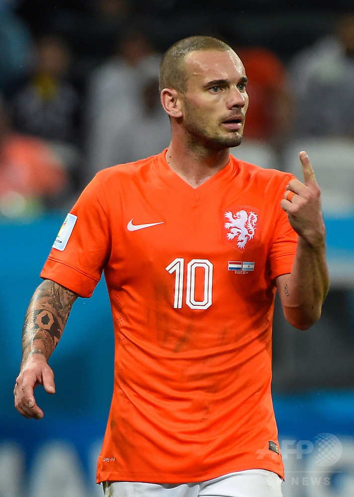 ガラタサライ会長「スナイデルは残留する」 写真1枚 国際ニュース