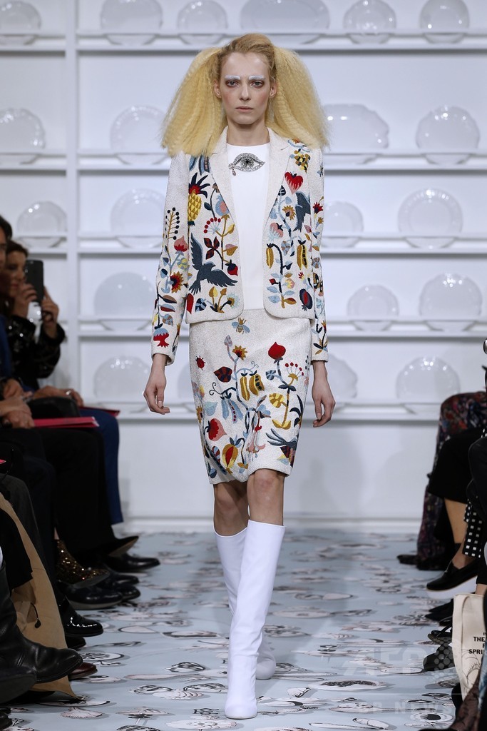 「スキャパレリ」16年春夏パリ・オートクチュール