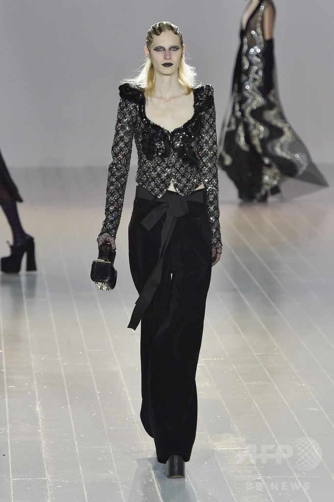 「マーク ジェイコブス」16/17年秋冬コレクション