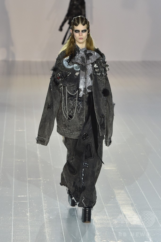 「マーク ジェイコブス」16/17年秋冬コレクション