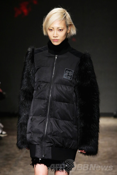 ＜14/15年秋冬NYコレクション＞DKNY