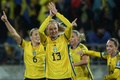 サッカー女子W杯オーストラリア・ニュージーランド大会、グループG、スウェーデン対イタリア。先制点を決めて喜ぶスウェーデンのアマンダ・イレステット（中央、2023年7月29日撮影）。(c)Marty MELVILLE / AFP