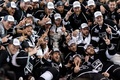13-14NHL、スタンレーカップ（2014 Stanley Cup）第5戦、ロサンゼルス・キングス（Los Angeles Kings）対ニューヨーク・レンジャーズ（New York Rangers）。タイトル獲得を喜ぶロサンゼルス・キングスの選手ら（2014年6月13日撮影）。(c)AFP/Getty Images/Harry How