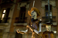 メキシコの首都メキシコ市（Mexico City）で、「死者の日（Day of the Dead）」の祭日を祝うために飾られたドン・キホーテ（Don Quijote）の人形（2008年11月1日撮影）。(c)AFP/Alfredo Estrella