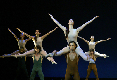 ベジャール・バレエ団、ブカレスト公演に向けてリハーサル