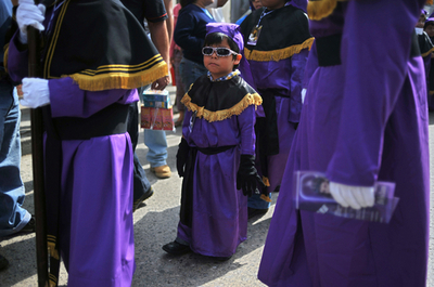 子どもたちが四旬節の行進、グアテマラ市