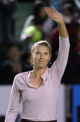 シャラポワ ボズニアツキをストレートで退けゴールドグループ準決勝進出