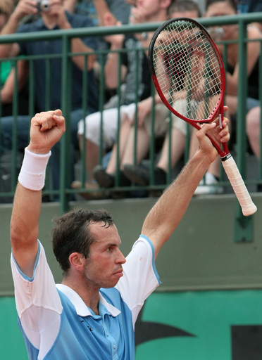 ステパネク ロブレド破り全仏4回戦へ