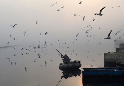 インドで船転覆、20人死亡 定員超過の可能性