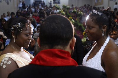 同性婚パートナーは「家族」、法的権利認める ブラジル最高裁