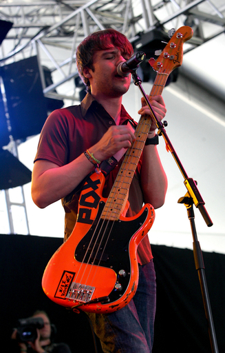 ＜コーチェラ・ミュージック・フェスティバル＞2日目にザ・クリブスが登場 - 米国