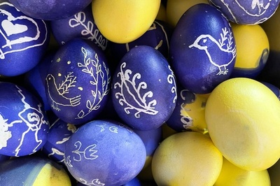 前線で戦う兵士に送るイースターエッグ ウクライナ