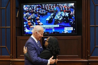 黒人女性初の米最高裁判事、上院が承認