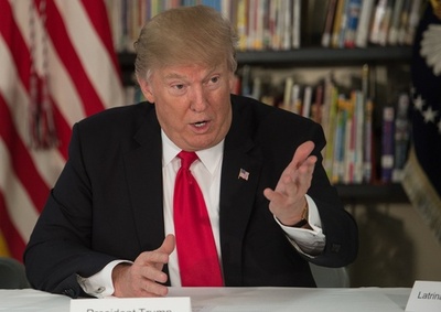 トランプ氏の「前政権が盗聴」は虚偽 FBI長官、司法省に否定要求