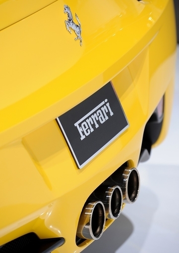 フェラーリで市道を暴走、動画投稿で違反ばれる 福岡