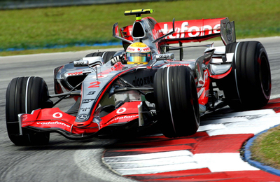 ＜07 F1・第2戦 マレーシアGP＞フリー走行3回目、ハミルトン トップタイムをマークする - マレーシア