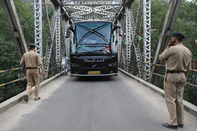 ヒッチハイクの米国人女性を暴行、男3人を拘束 インド