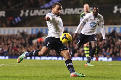 トッテナム、ストークに快勝しシャーウッド政権下で初白星