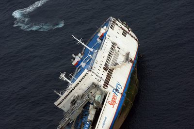 900人以上が乗ったフェリーが沈没、5人死亡 フィリピン