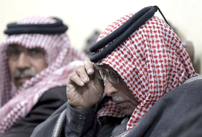 ヨルダン軍、「いまだにパイロットの生存確認待っている」