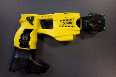 米男性、警官にテーザー銃で撃たれ死亡