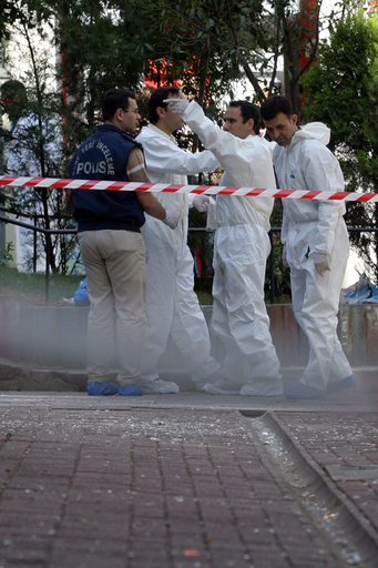 イスタンブールで爆弾が爆発、14人が負傷