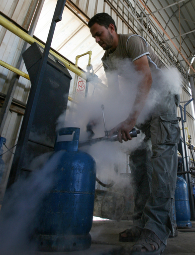 イスラエル、ガザ地区への燃料供給制限を開始