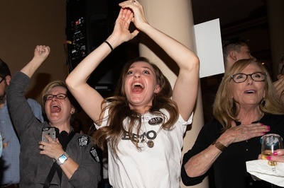 米中間選挙、下院は民主が過半数奪還 上院は共和が死守 議会「ねじれ」へ