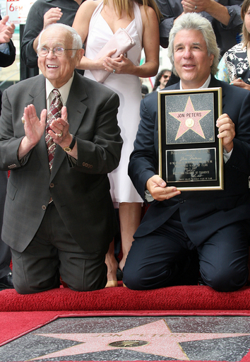ジョン・ピーターズが「ウォーク・オブ・フェイム」入り - 米国