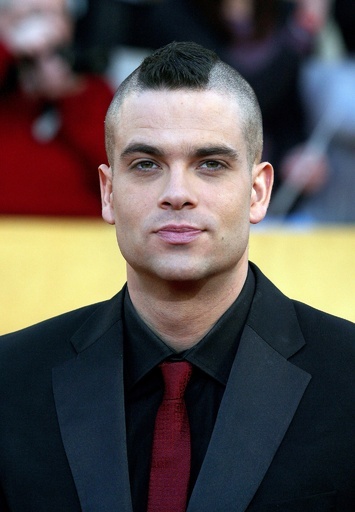 「グリー」パック役俳優、児童ポルノ所持容疑で逮捕