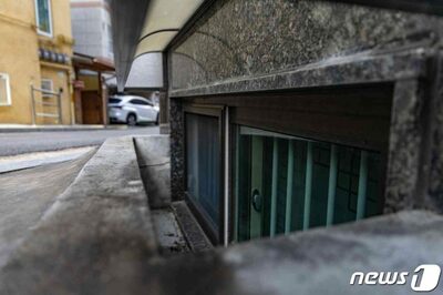 韓国の半地下に住む20代女性の苦悩、バイト先で「臭い」と言われ…「同年代はみんな良い香りなのに」