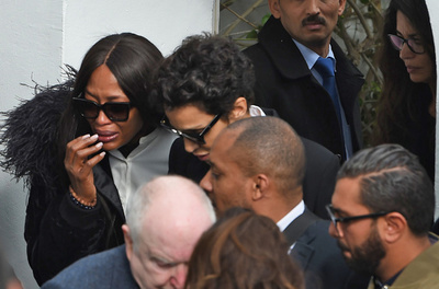 ナオミ・キャンベルらが参列、アライアの死を悼む