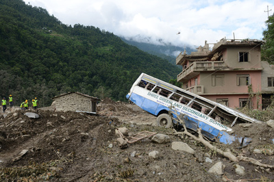 ネパールとインド北部で豪雨災害、両国の死者100人超
