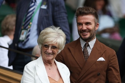 ベッカム氏、母親とウィンブルドン観戦 